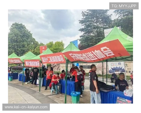 俱乐部组织球迷志愿者服务团队参与社区建设 俱乐部组织球迷志愿者服务团队参与社区建设